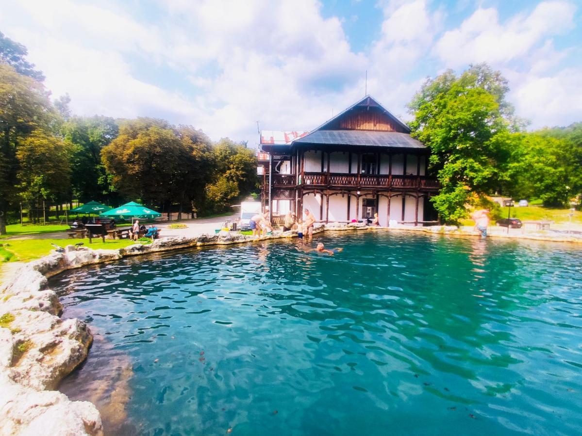 Penzion Bach Vyšné Ružbachy Exteriör bild