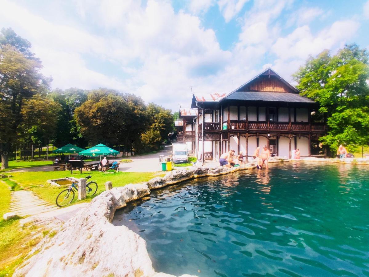 Penzion Bach Vyšné Ružbachy Exteriör bild
